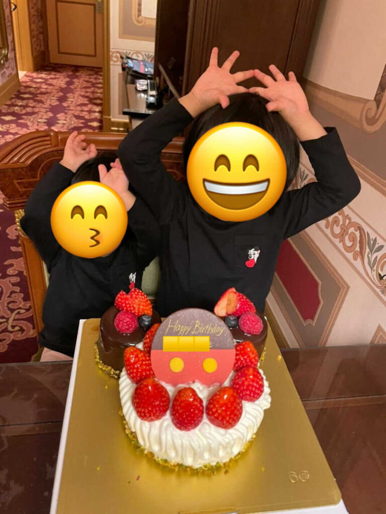 kids with mickey cake