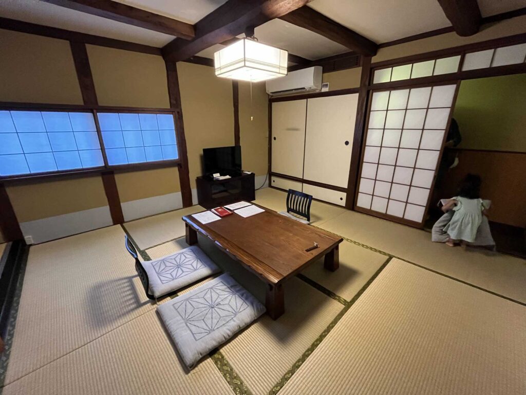 鶴形旅館部屋1