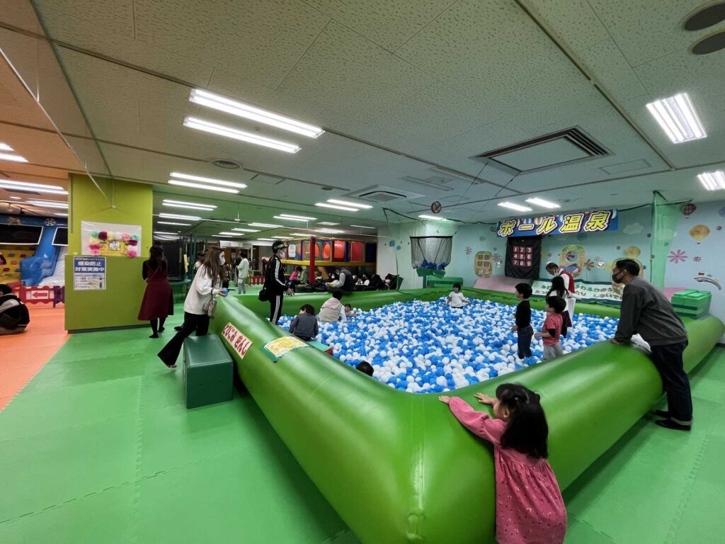 巨大バルーン遊具エリア1