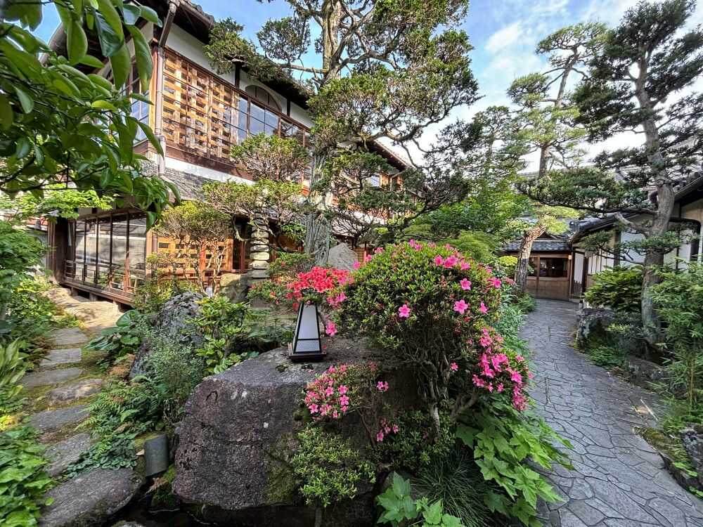 restaurant2