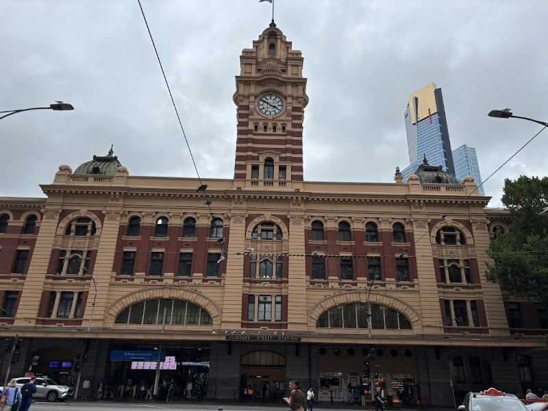 Flinder's street1